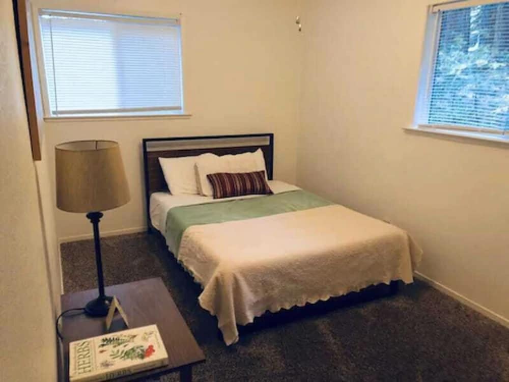 Comfort Cabin, Multiple Beds photo 2