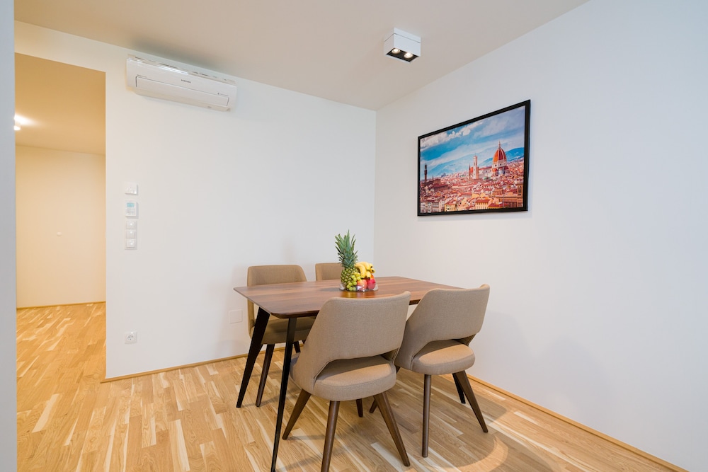 Deluxe Apartment (Top 28)