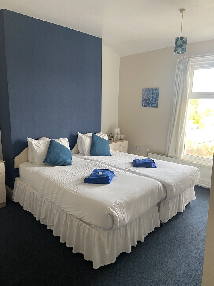 Basic Triple Room photo 1