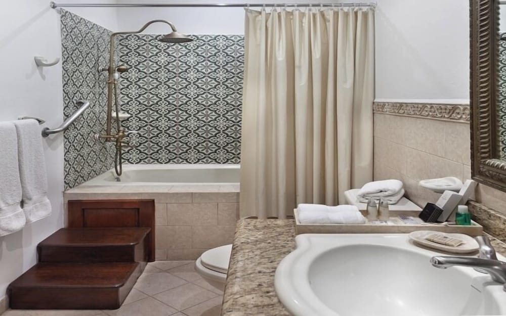 Pluma - Colonial Heritage King photo 2