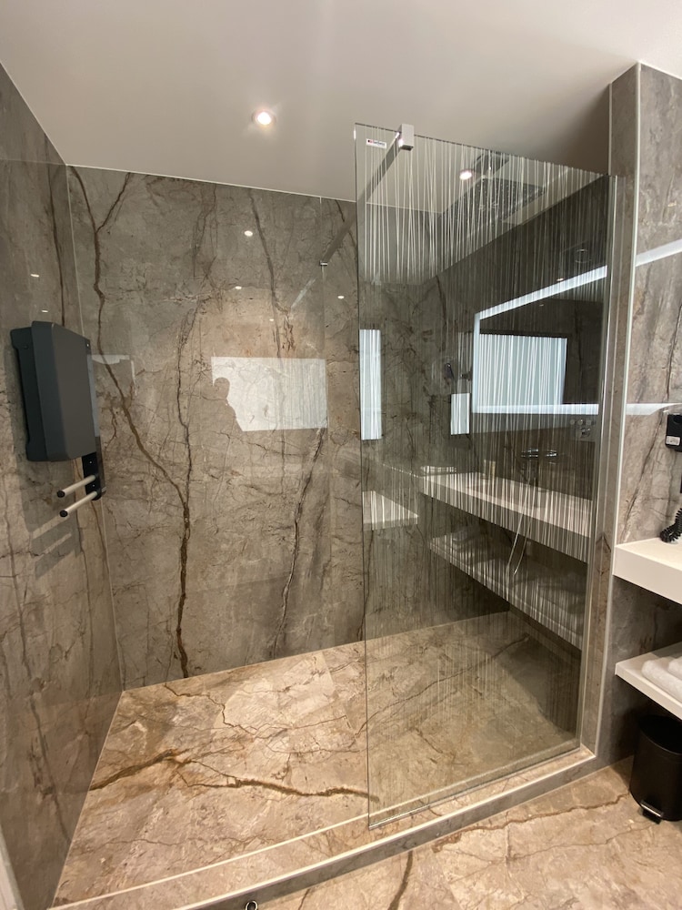 Exclusive Suite, 1 King Bed, Terrace, Golf View - Photo 5
