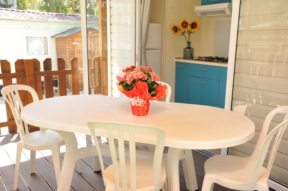 Family Mobile Home photo 2