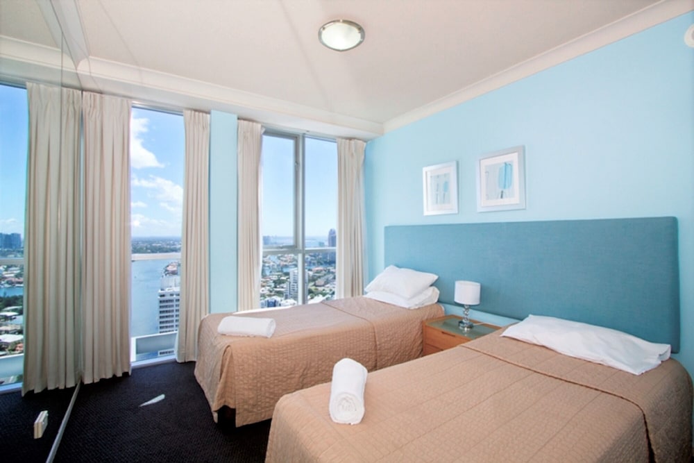 Apartment, 3 Bedrooms, 2 Bathrooms photo 2