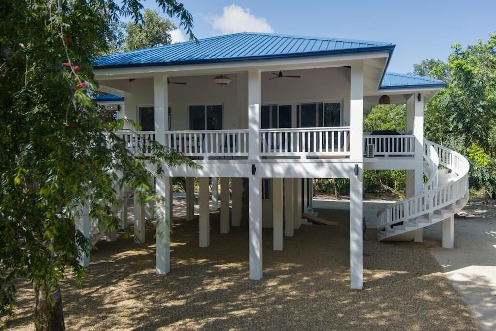 Family House photo 3