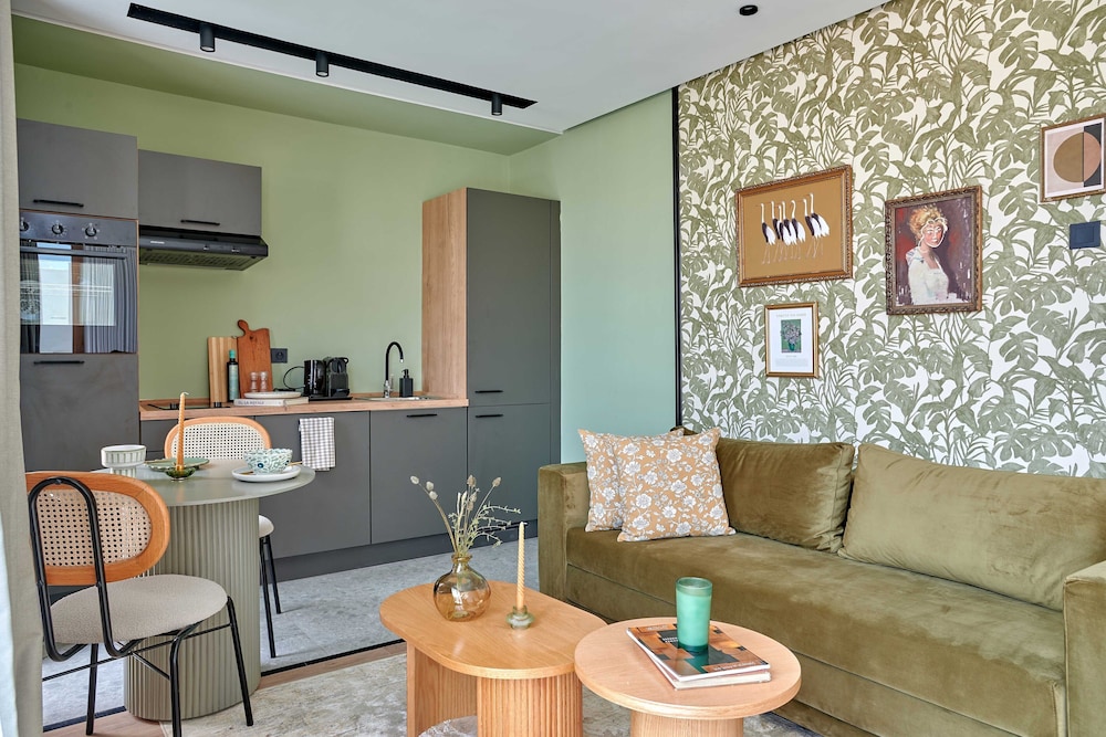 Luxury Apartment photo 2