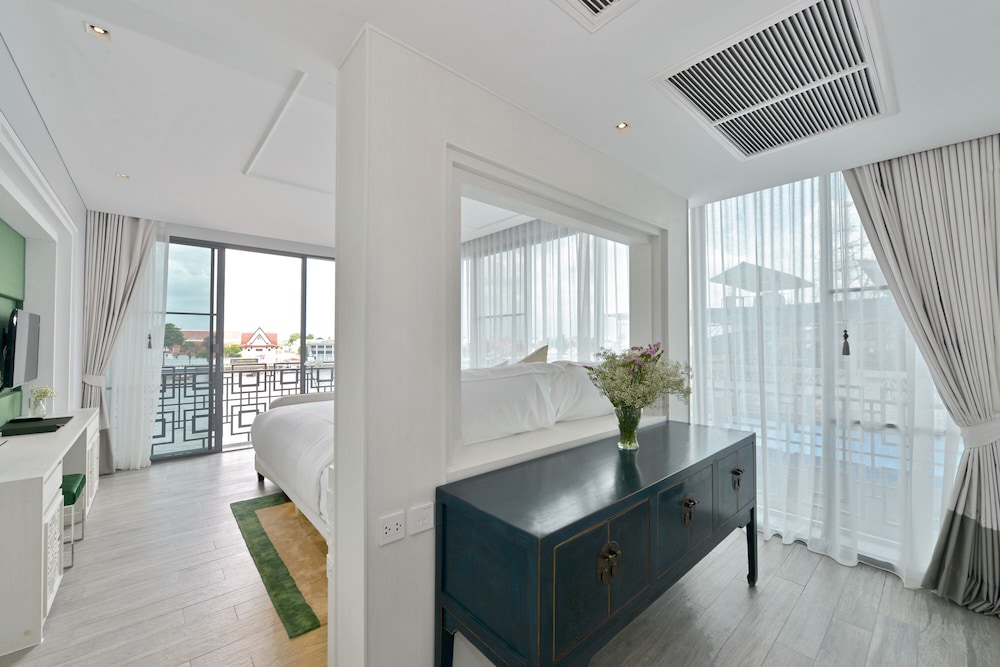 Riva Arun Grand Deluxe, River View photo 3