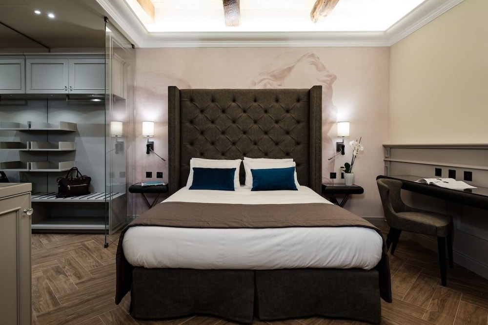 Romantic Double or Twin Room photo 1