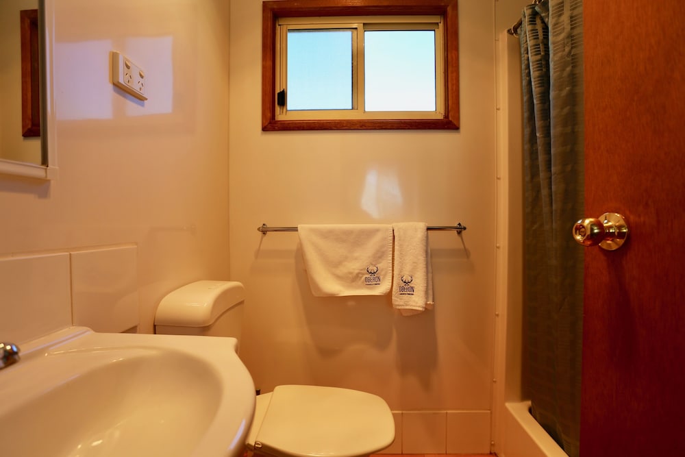 Lucas Cabin photo 2