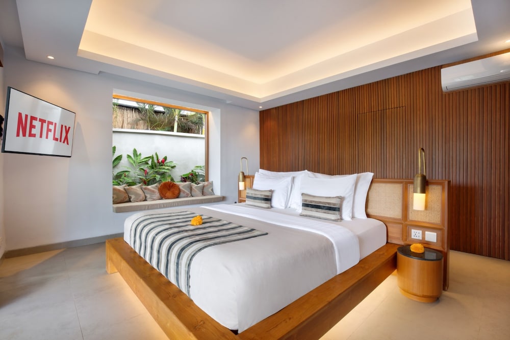 Grand 2 Bedroom Private Pool Villa with Ricefield View - Photo 3