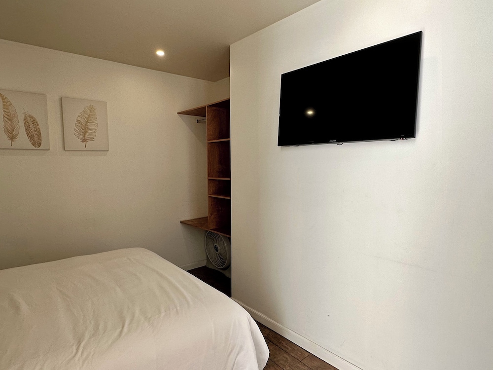 Business Room, 1 Queen Bed photo 2