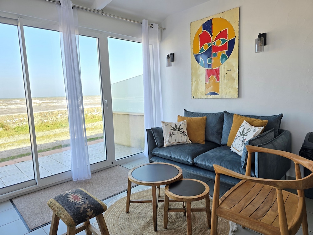 Exclusive Apartment, Multiple Bedrooms, Terrace, Beach View photo 3
