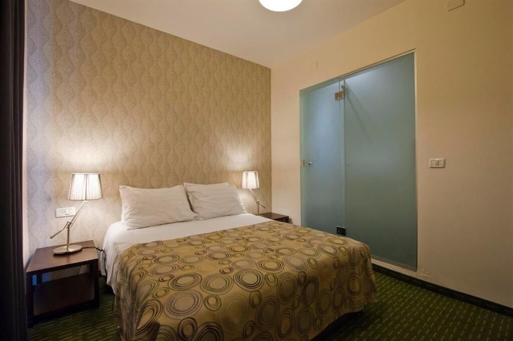 Standard Room photo 2
