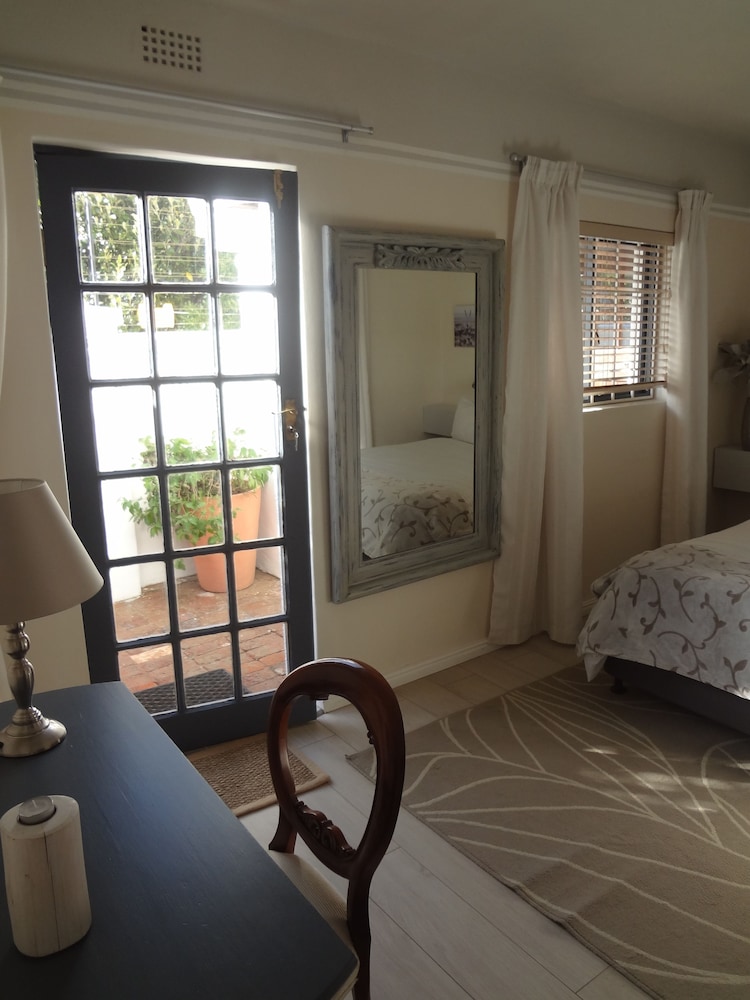 Sunset Room photo 3