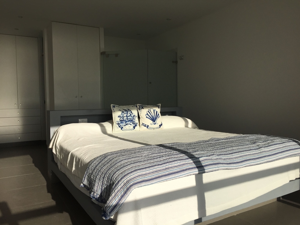 Apartment, 3 Bedrooms, Beach View photo 1
