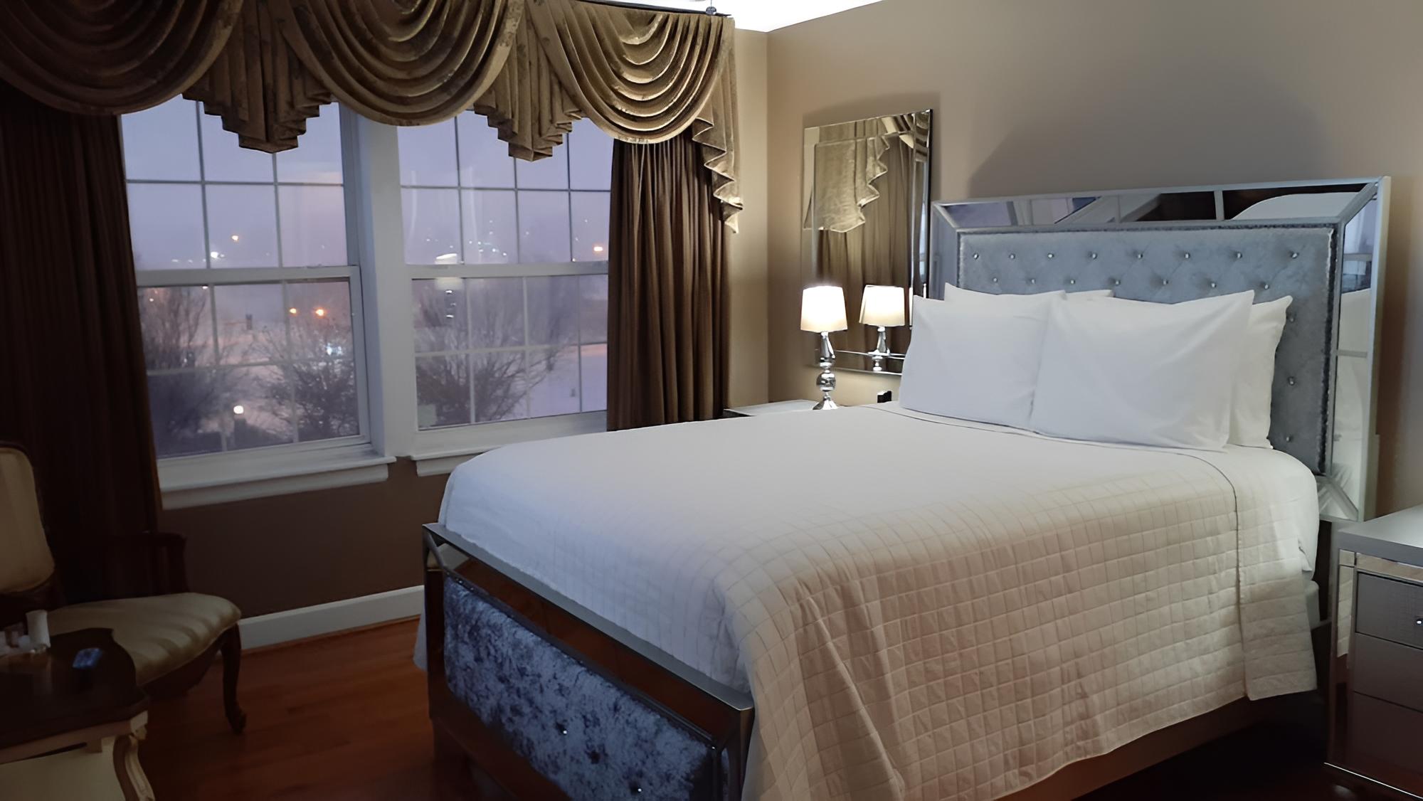 Standard Room, 1 Queen Bed, Private Bathroom, City View (Chayil) photo 3