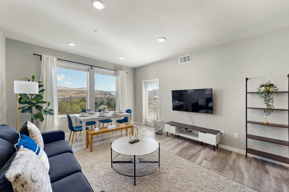 Designer Apt With Jacuzzi Pool Mountain Views, Bilde 6