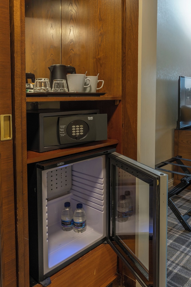Feature Twin Room - Photo 4