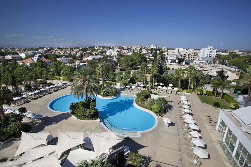 Room, 1 King Bed, Pool View - Photo 5