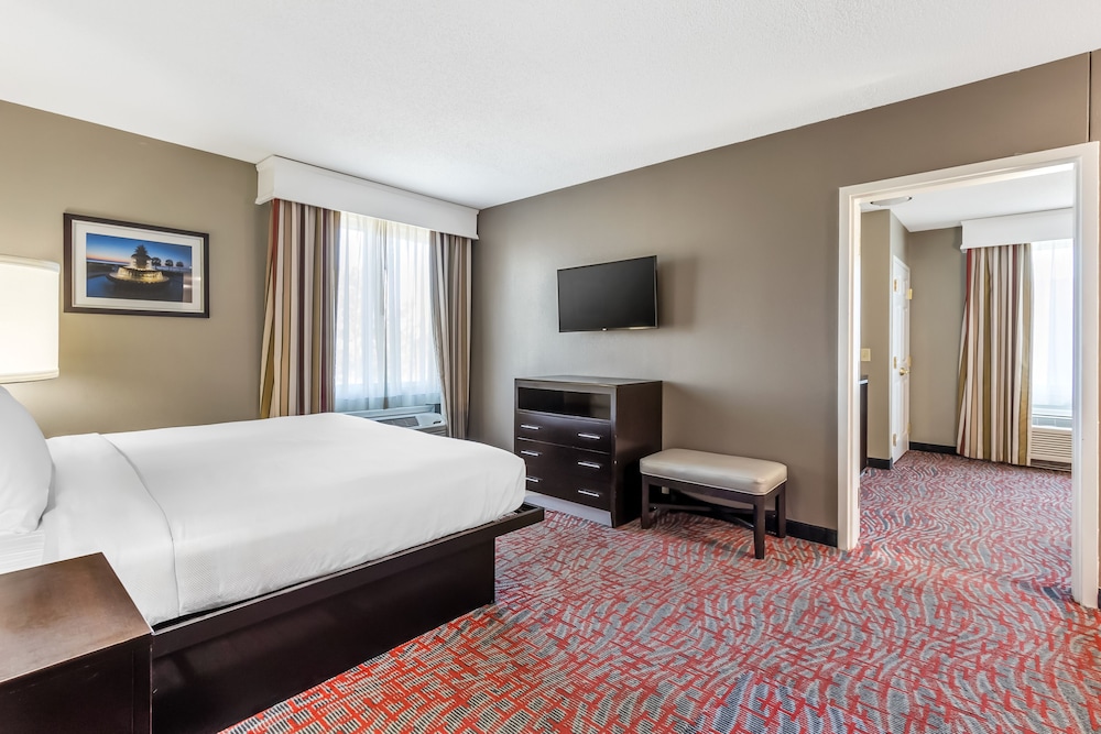 Suite, Multiple Beds, Accessible, Non Smoking - Photo 2