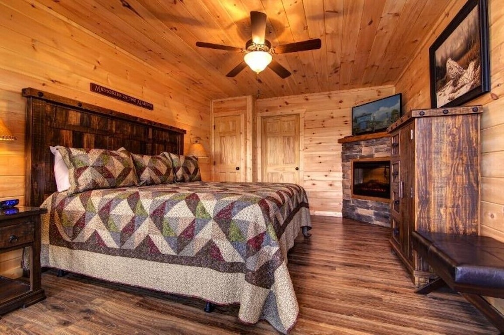 Cabin, Multiple Bedrooms