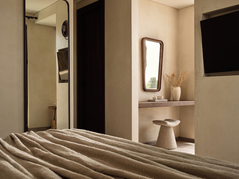 Honeymoon Suite with Hot Tub, Terrace and Sea View - Photo 2