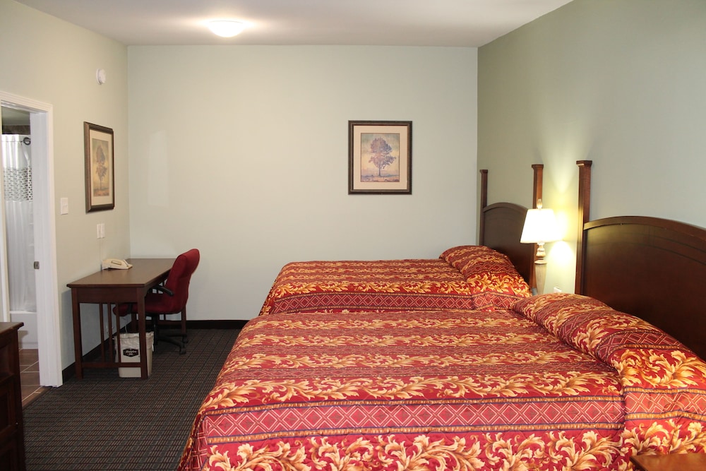 Standard Room, Multiple Beds, Non Smoking photo 2