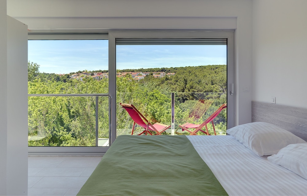 Suite, 1 Bedroom, Balcony photo 3