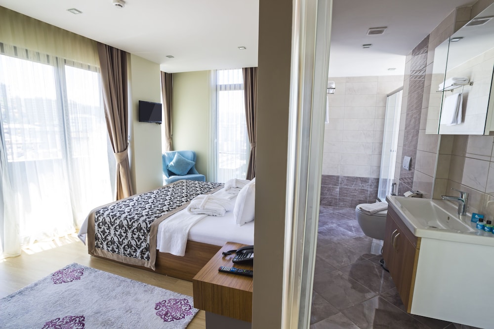 Luxury Suite, 2 Bedrooms, City View