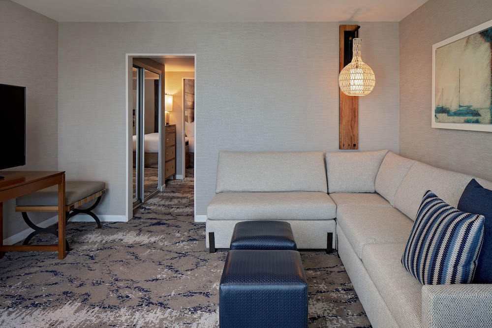Suite, 1 King Bed with Sofa bed (Marina) - Photo 2