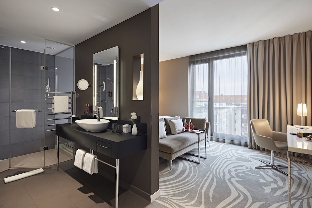 Gallery Double Room, 1 King Bed