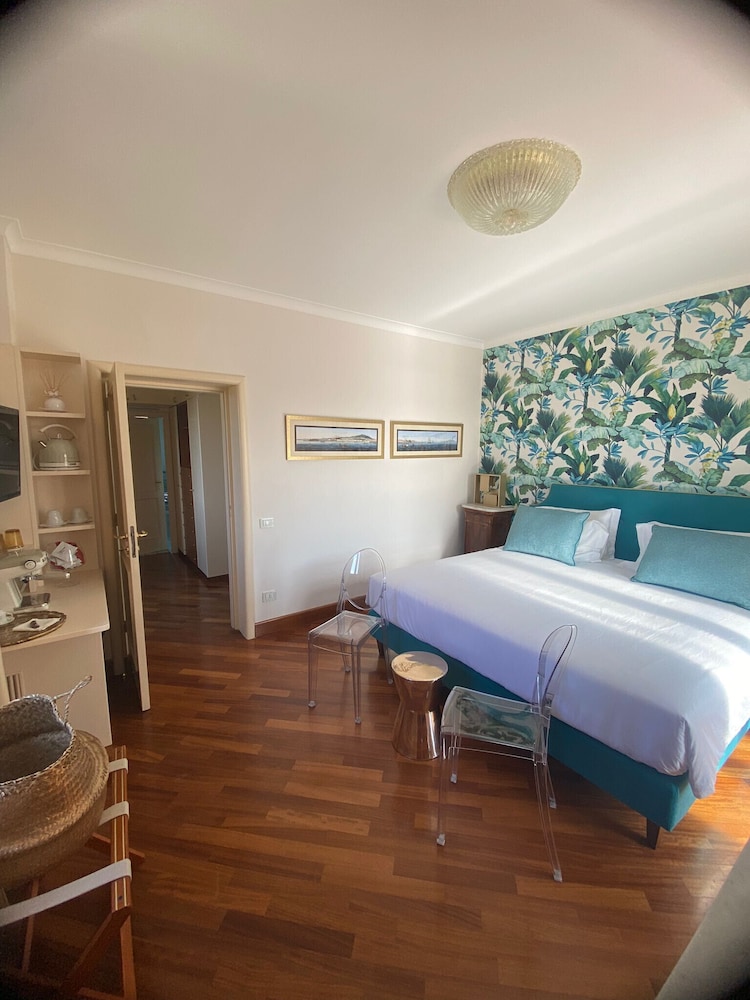 Apartment, 1 Bedroom, Smoking, Pool Access