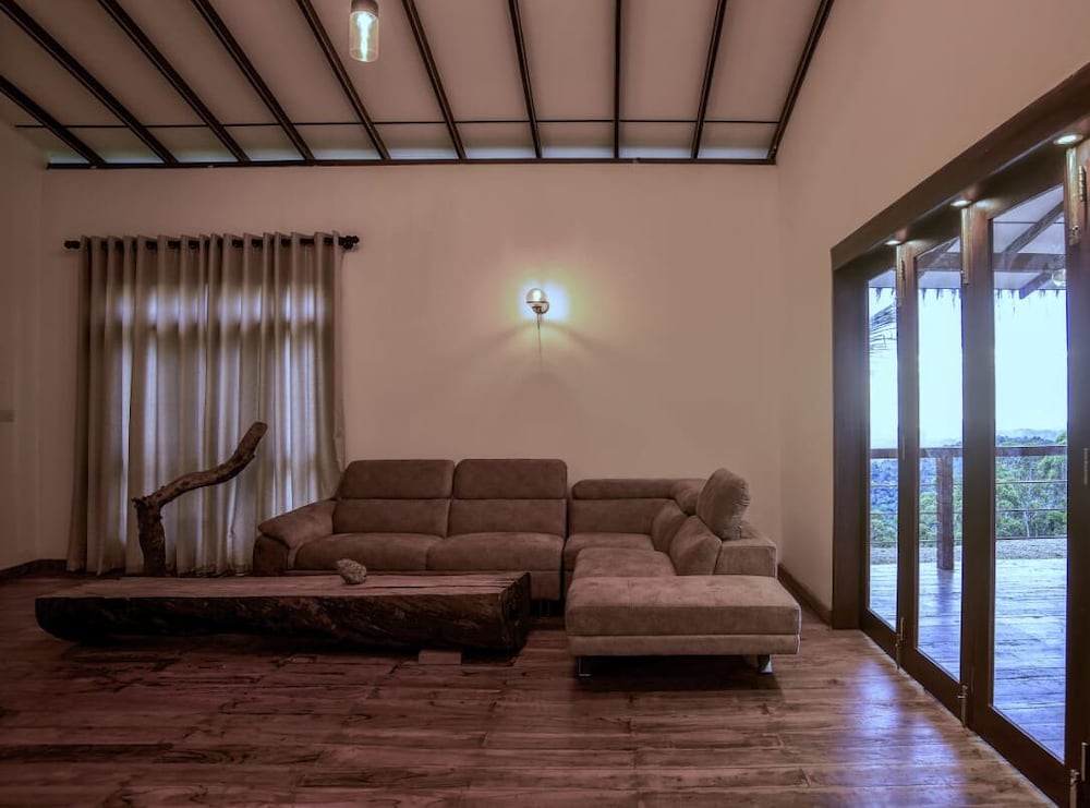 Family Room, Mountain View photo 1