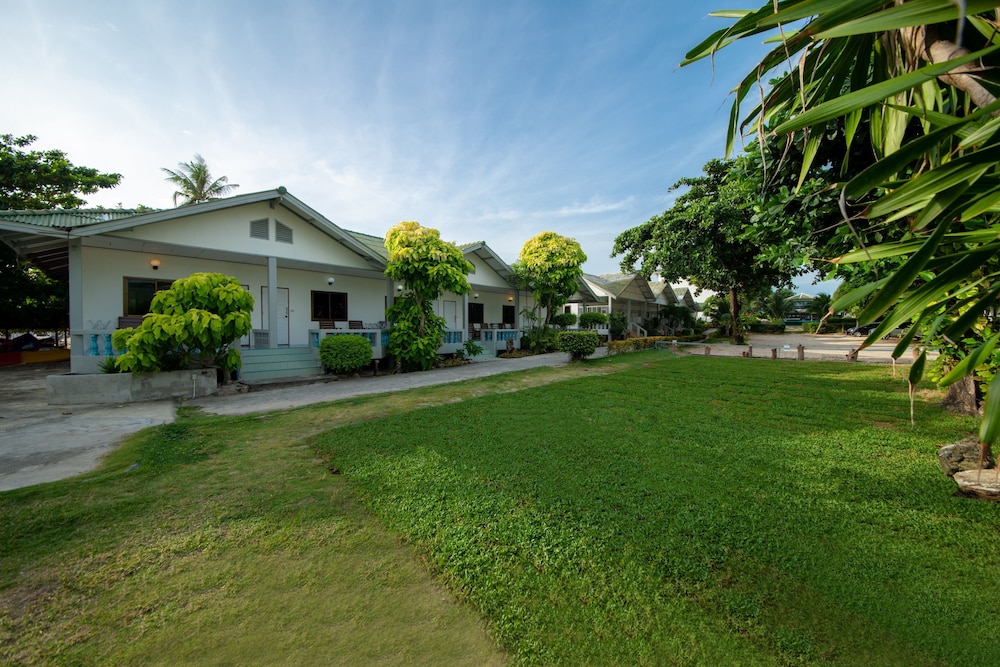 Beachfront Bungalow - Photo 4