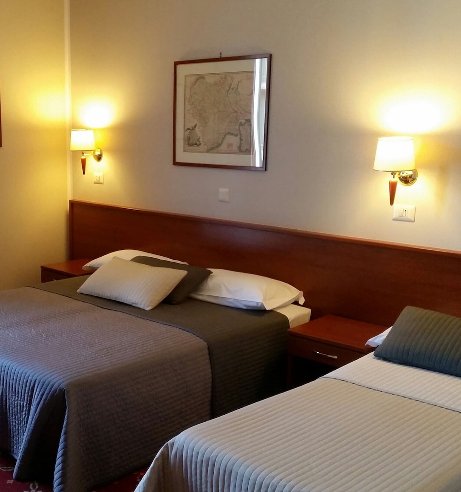 Double Room, 2 Twin Beds photo 3