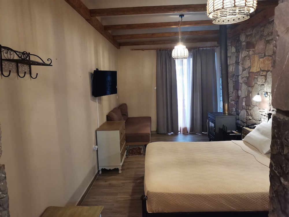 Classic Triple Room, 1 Bedroom, Non Smoking photo 3