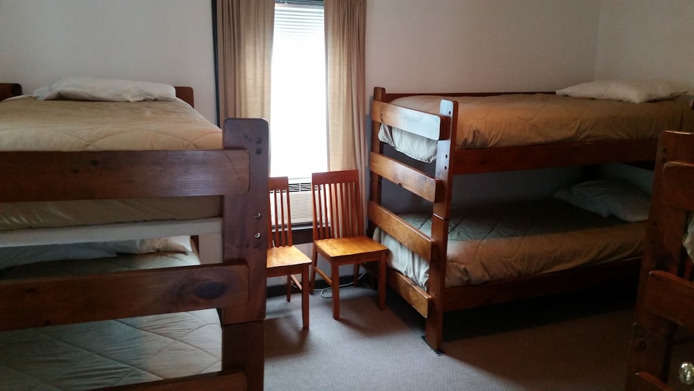 Room, 3 Bunk Beds photo 2