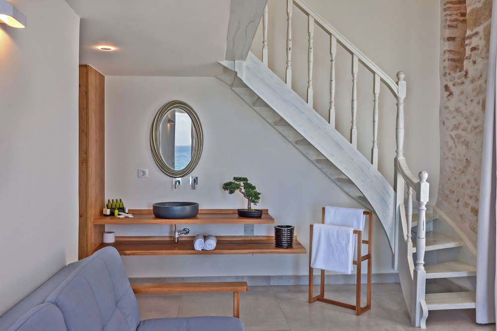 Suite, Sea View (Split Level) photo 3