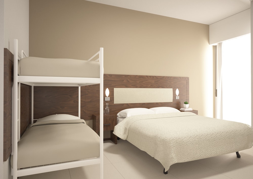 Classic Quadruple Room