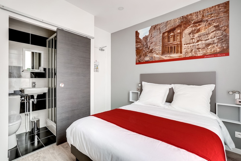 Standard Double Room, 1 Queen Bed, Non Smoking photo 1