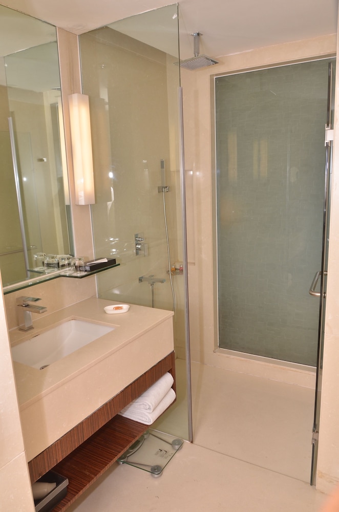 Executive Room - Photo 13