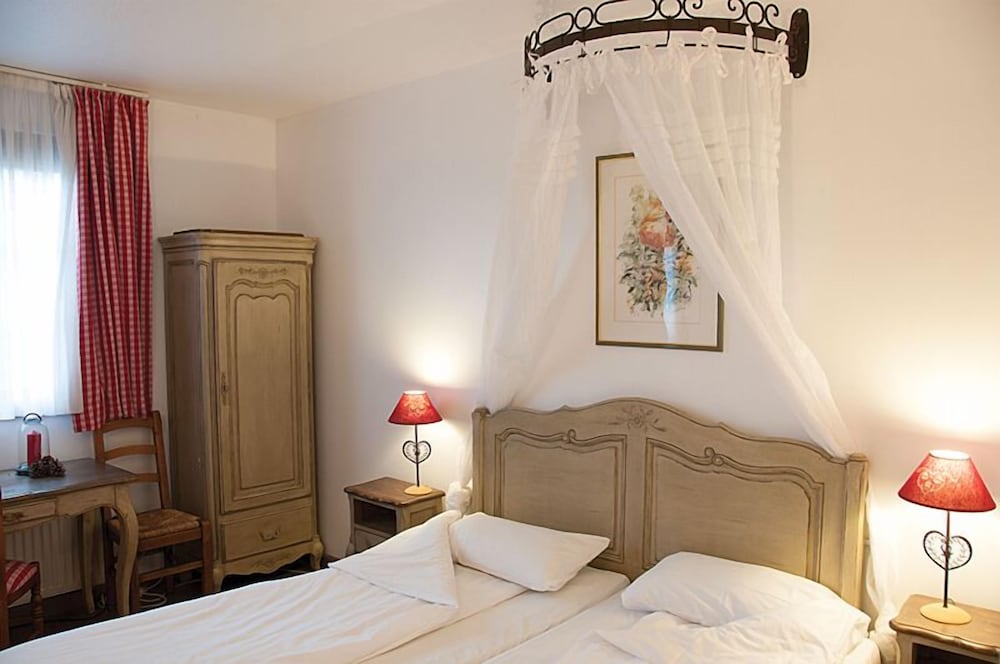 Superior Triple Room, 3 Twin Beds - Photo 2
