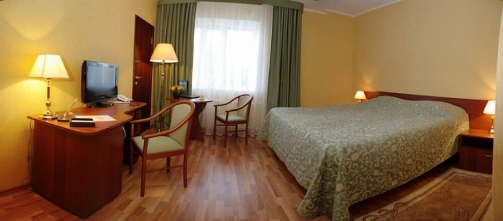 Standard Double or Twin Room, River View photo 3