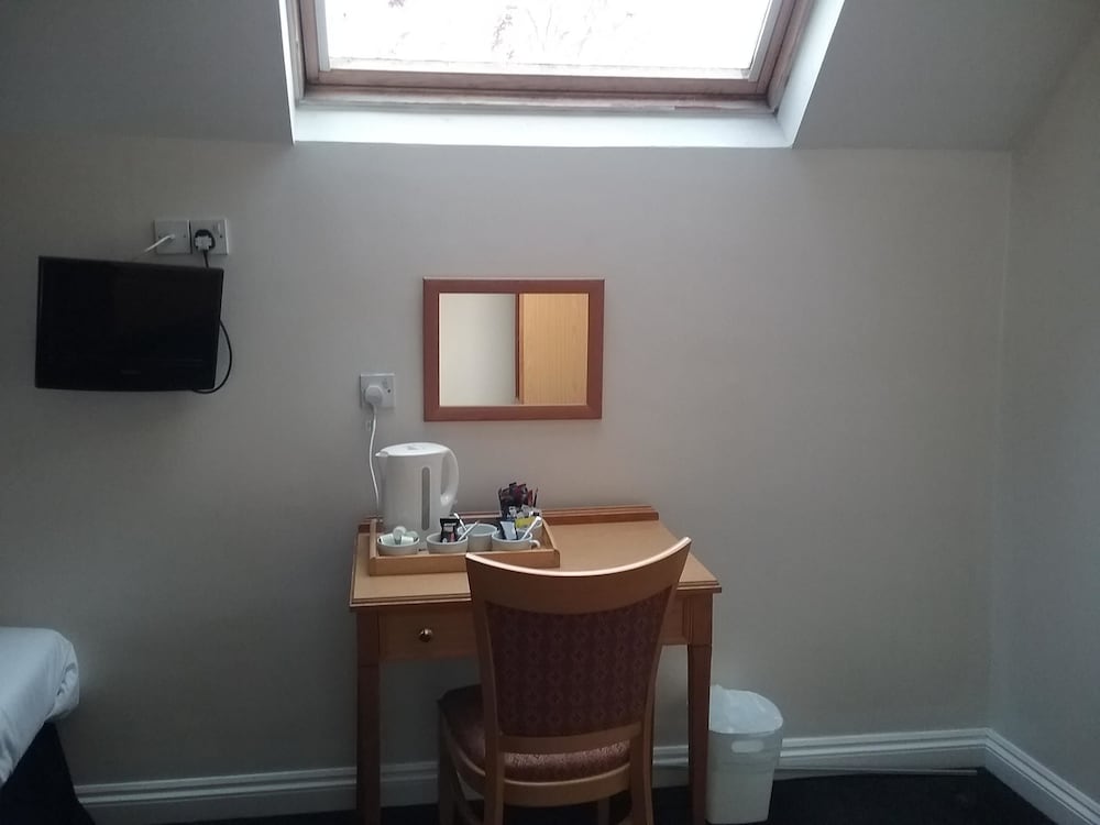 Triple Room, Ensuite photo 3