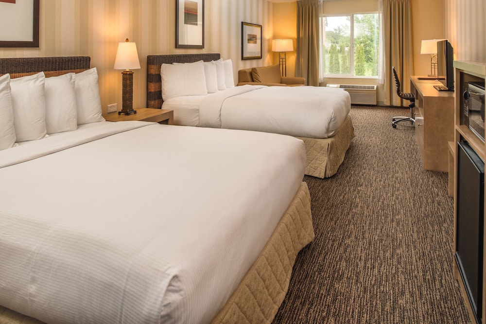 Suite, 2 Queen Beds, Non Smoking