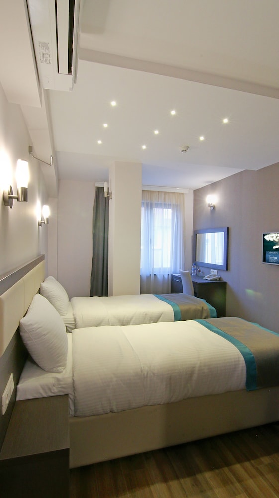 Deluxe Room, City View photo 2