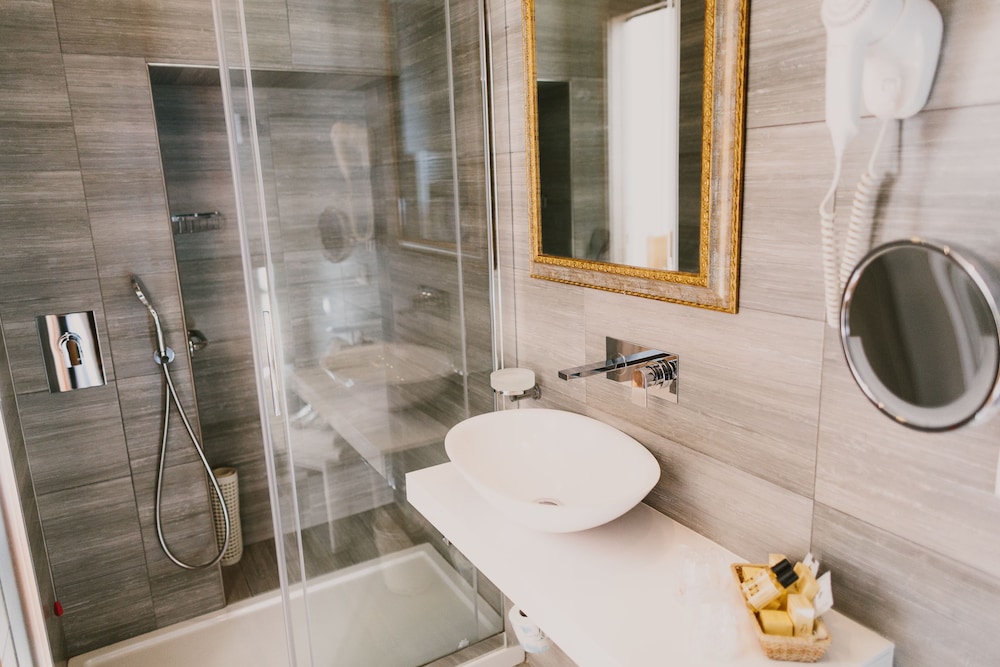 Junior Suite - Photo 11