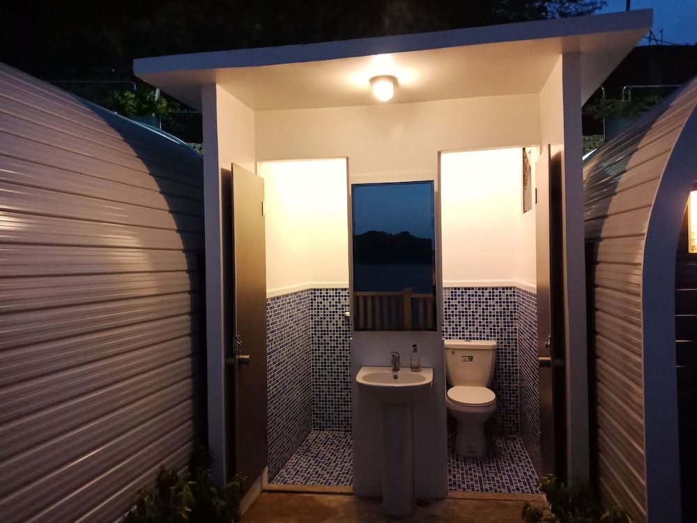 Beach Pod, Shared Bathroom photo 3