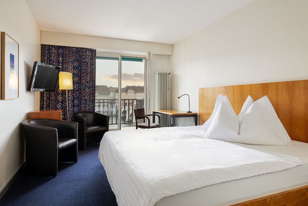 Superior Double Room, River View photo 1