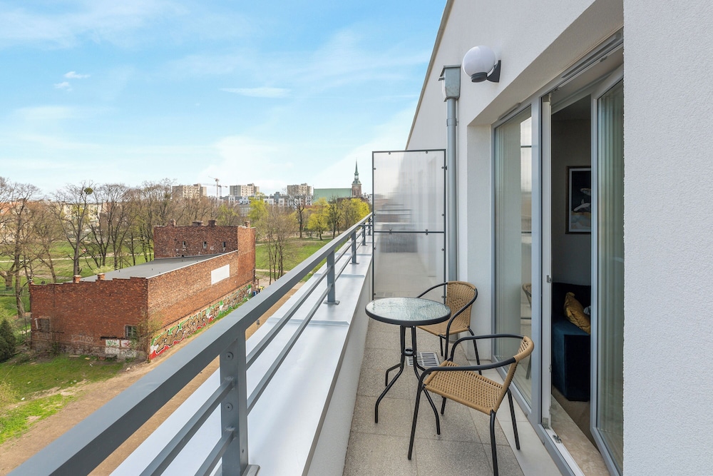 Family Apartment, 2 Bedrooms (213) - Photo 17