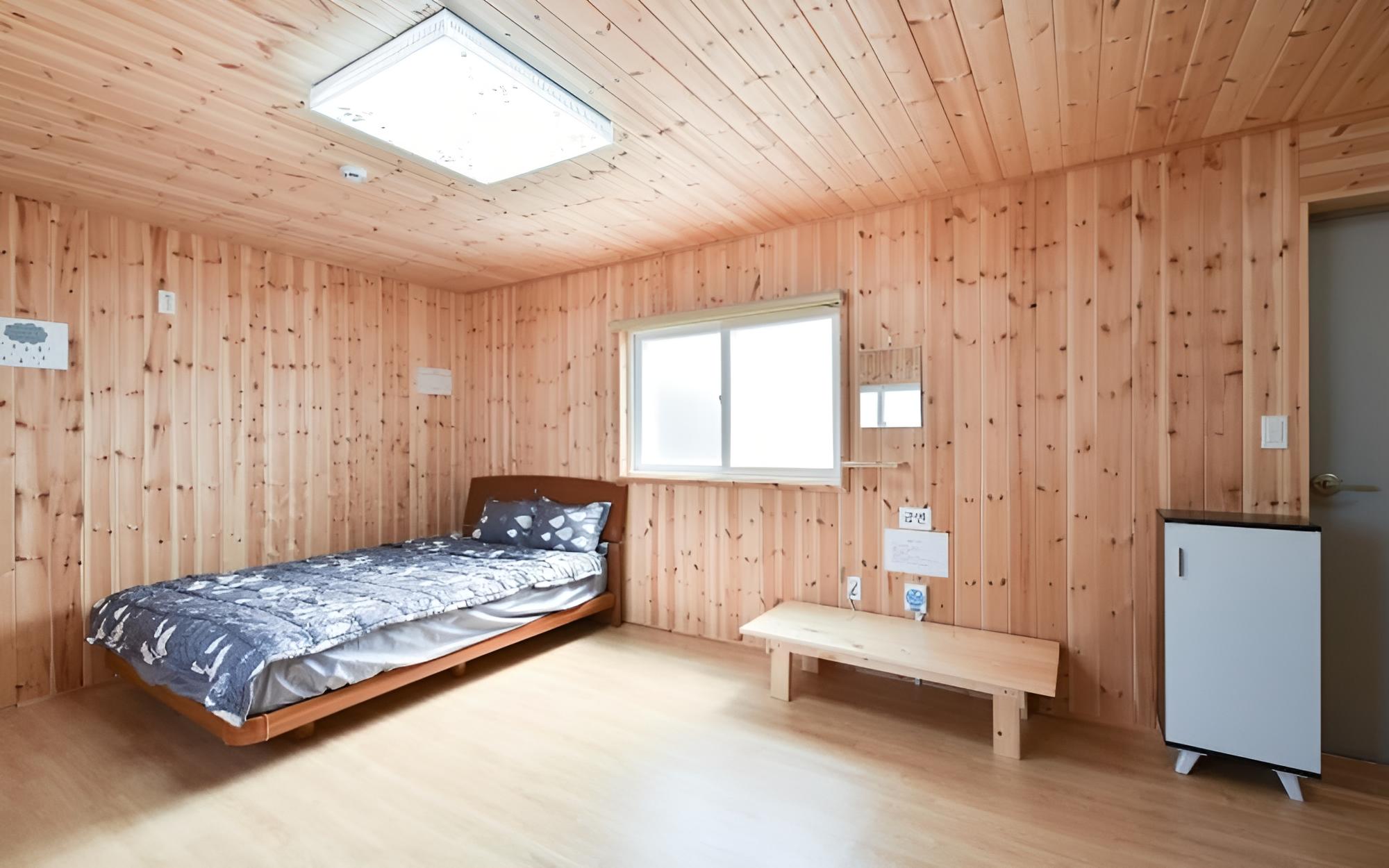 Room (4(Unshared House)) photo 2